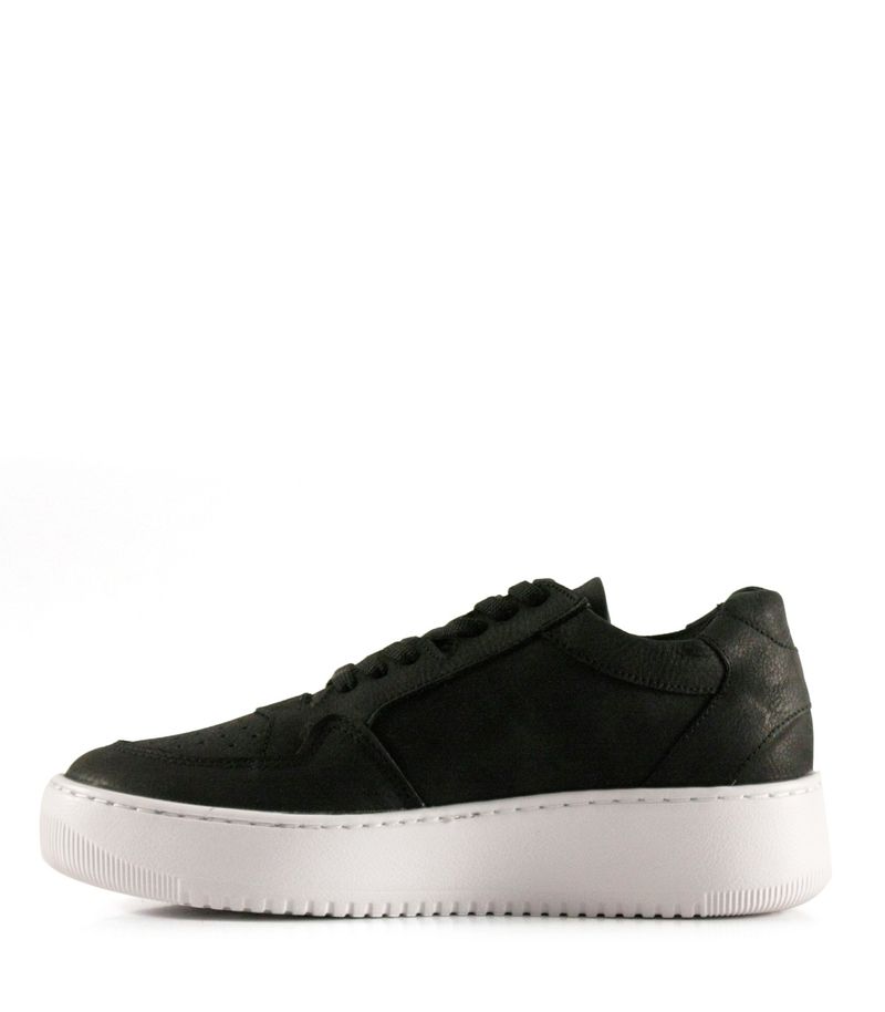 Zapatillas urbanas de cuero negro con base ancha