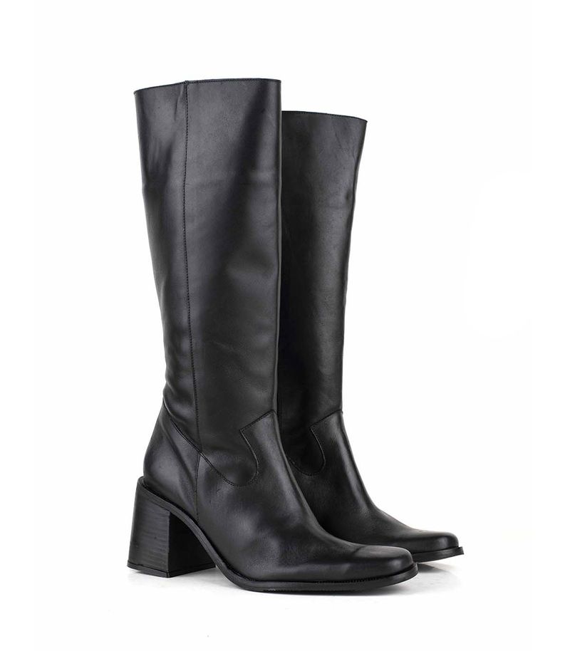 Botas altas clasicas de cuero negro