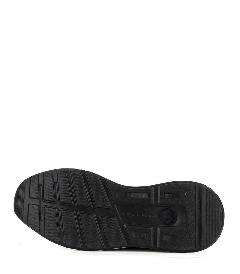Zapatillas urbanas de cuero y gamuza negra con cámara de aire