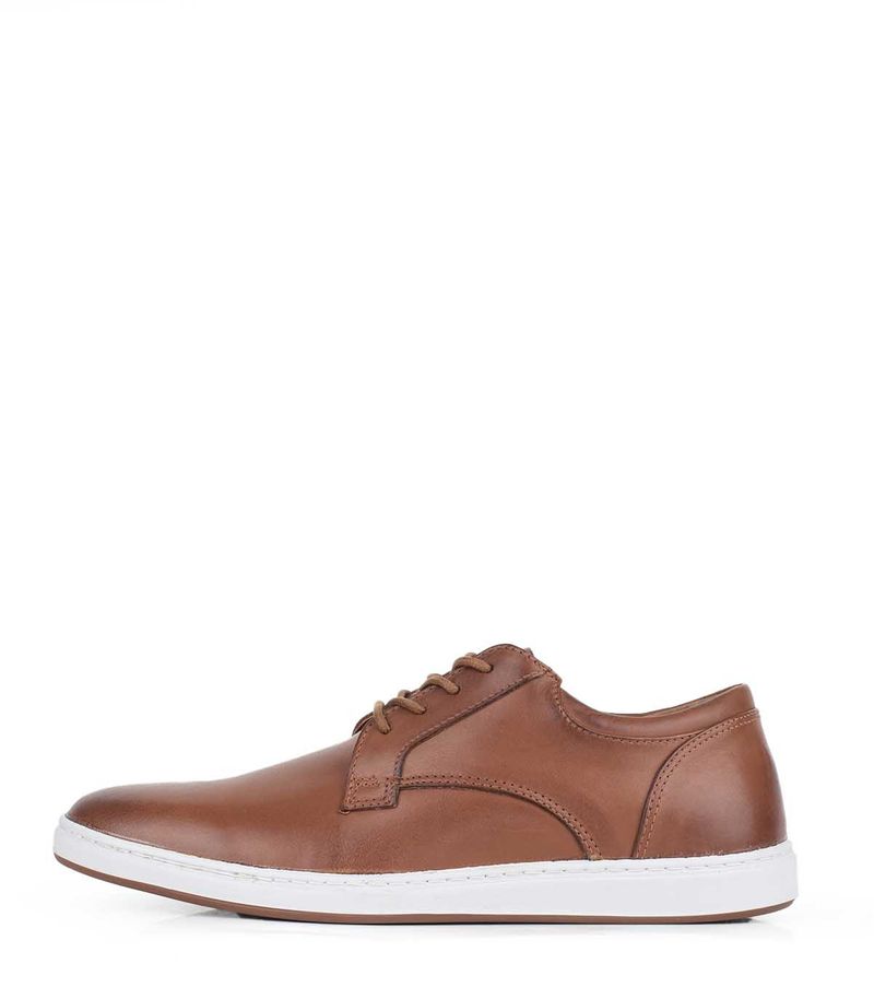 Zapato urbano de cuero suela con base blanca