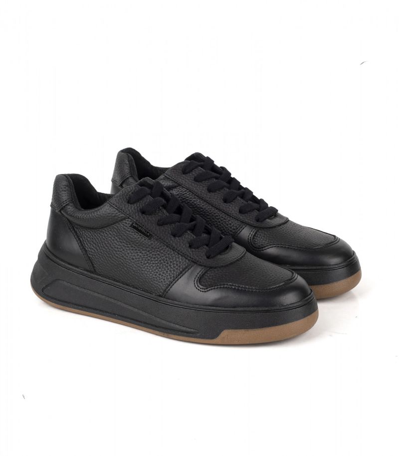 Zapatillas urbanas acordonadas de cuero negro