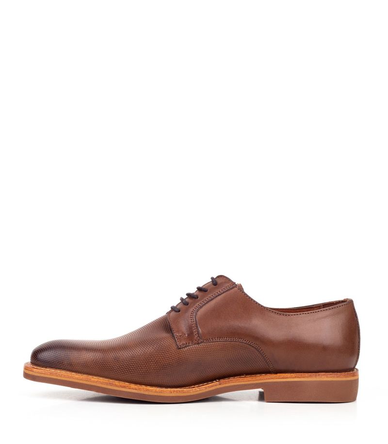 Zapatos de vestir de cuero en marrón