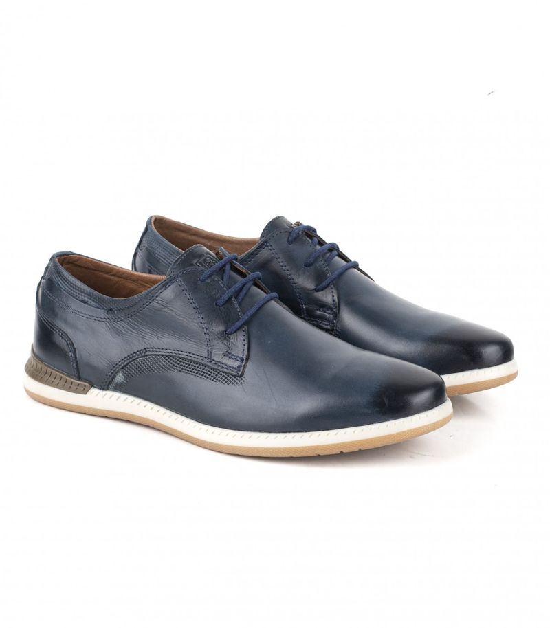 Zapatos urbanos con recortes de cuero en azul