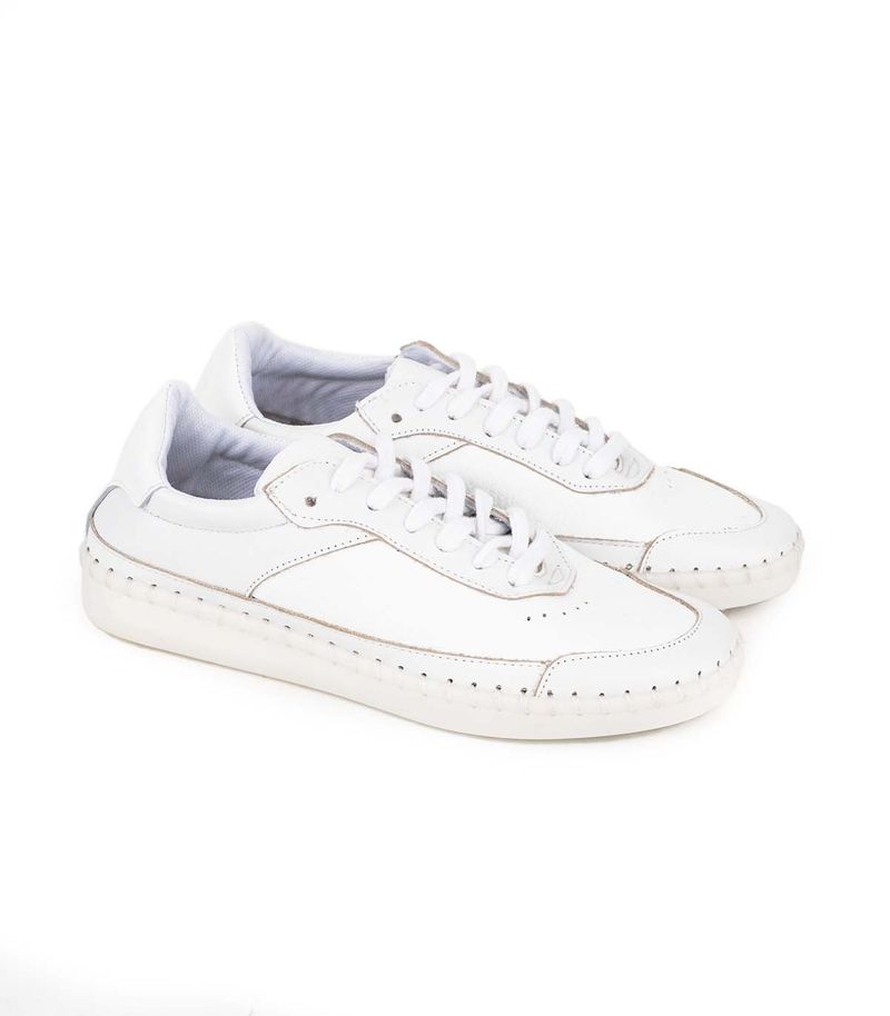 Zapatilla clásicas de cuero de dama en blanco