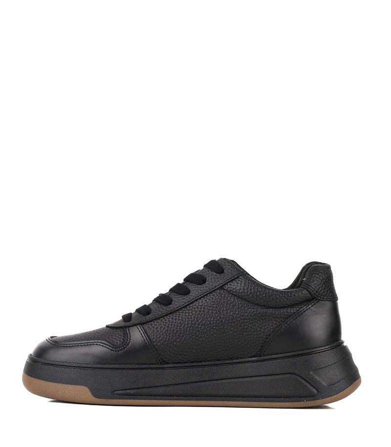 Zapatillas urbanas acordonadas de cuero negro